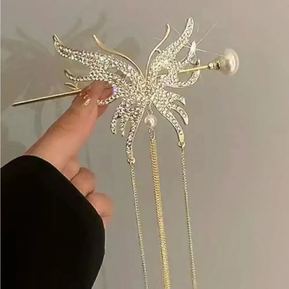 Gold alloy sparkle, tassel butterfly hair clip. Measurements in pictures.
